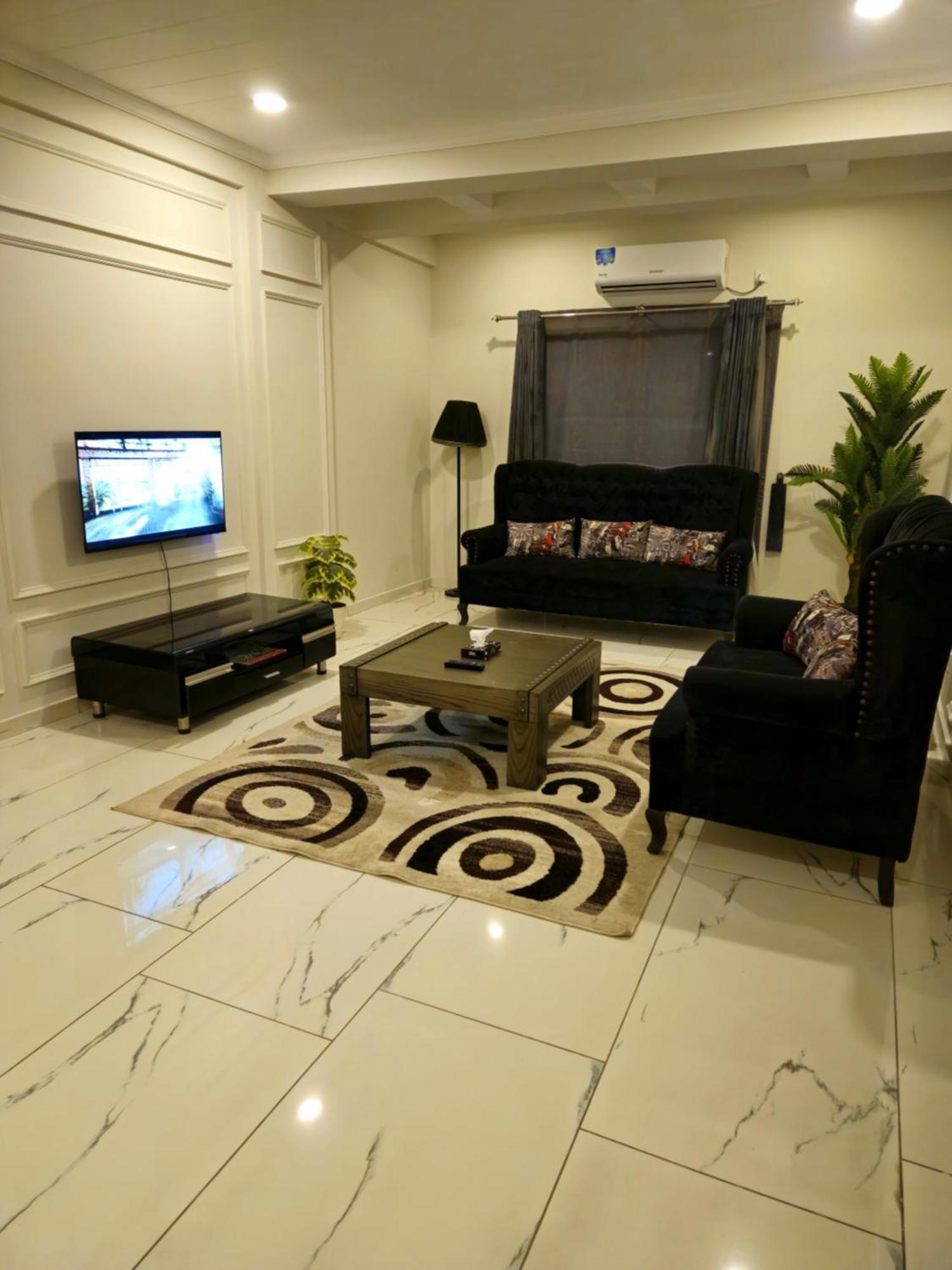 Aesthetic Scenic Luxurious Apartment - Bahria Heights Rawalpindi Ngoại thất bức ảnh